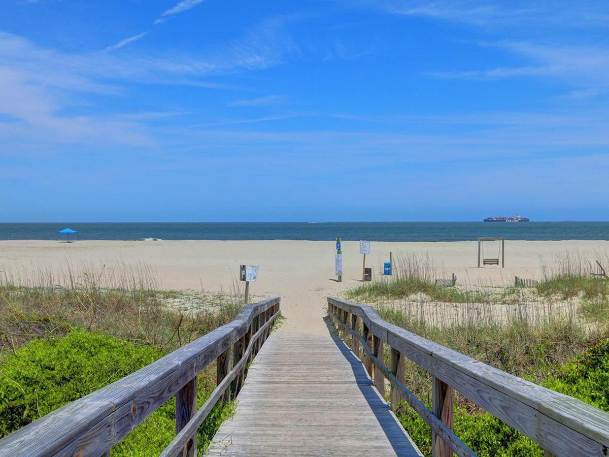 Salty Shores Villa Tybee Island Exterior photo